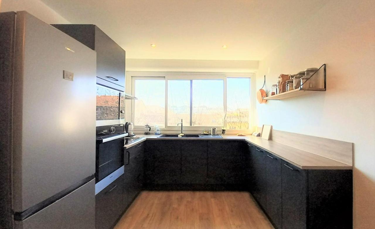 Magnifique Cocon - Metro A Republique - 2 Belles Chambres Avec Dressings - Wifi Gratuit - Netflix - Au Calme Absolu - Lumineux - Jardin Arbore Partage Dans La Residence ビユールバンヌ エクステリア 写真